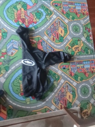 Sudadera Corteiz M cremallera negra casi sin usar