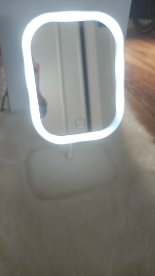 Specchio da trucco con luce LED