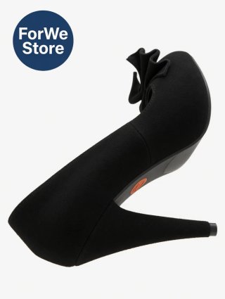 Zapatos de tacón negros con lazo