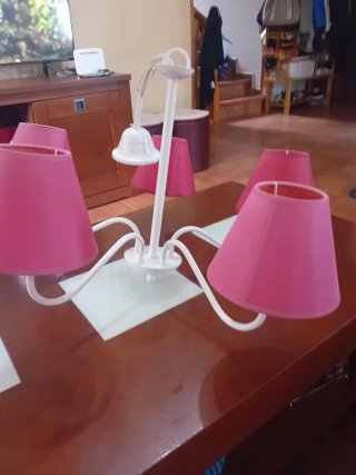 Lámpara infantil rosa y blanca