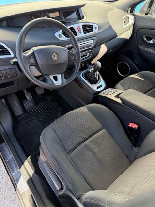 Renault Grand Scenic 2011