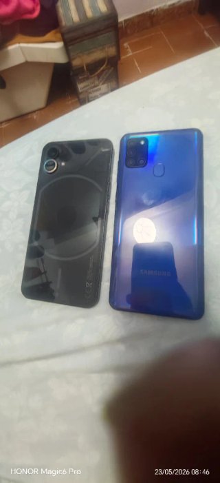 Nothing Phone (1) y Samsung A21s