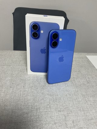 iPhone 16 Azul