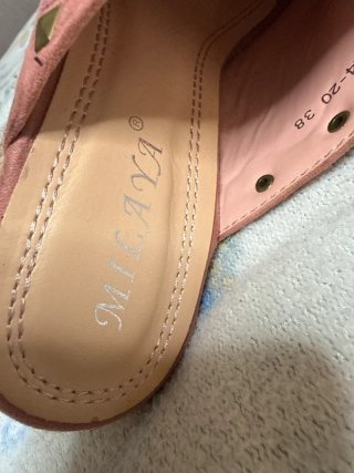 Sandalias cuña rosas flecos boho