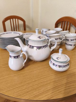 Juego de café y merienda porcelana de Bohemia