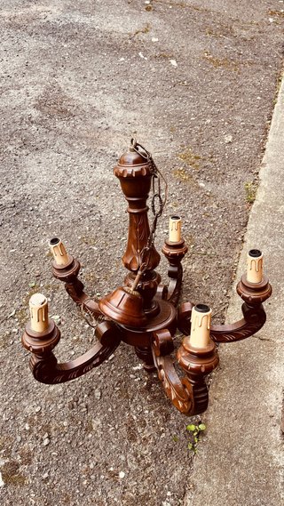 Lampadario in legno intarsiato