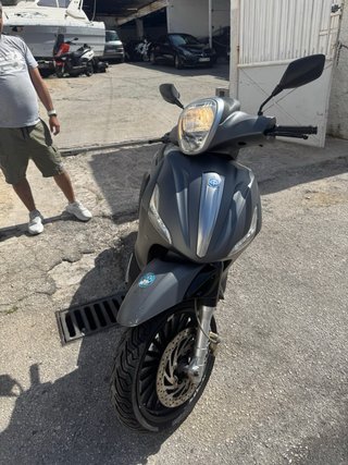 Piaggio Beverly 300 Scooter Negra