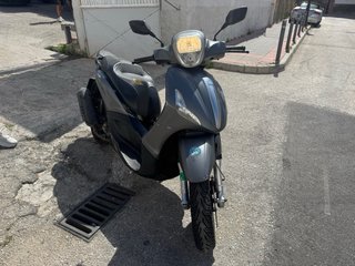 Piaggio Beverly 300 Scooter Negra