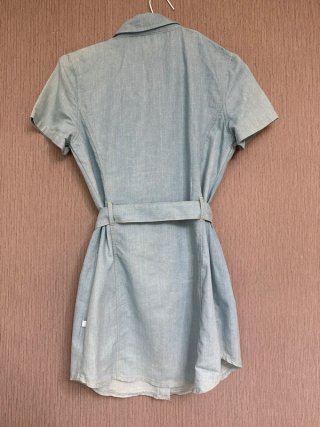 Vestido camisero Kling azul con cinturón
