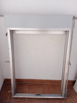 Ventanas de aluminio plateado