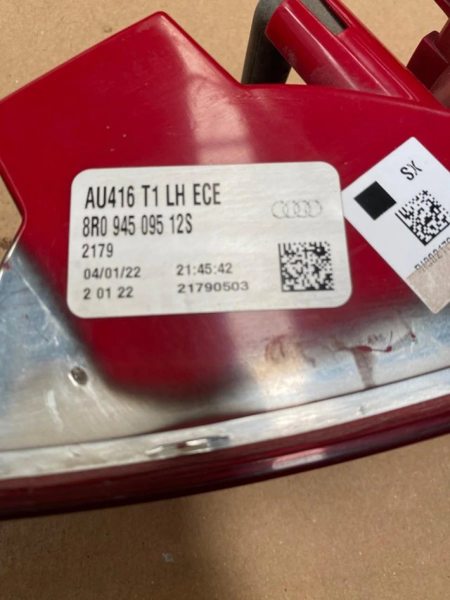 Piloto Paragolpes Trasero Audi Q5 8R0945095