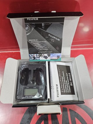 Cargador de Baterias Doble Fujifilm BC-W235, Nuevo