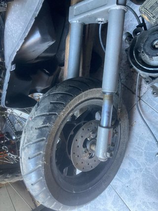 Horquilla derbi vamos 50  con freno