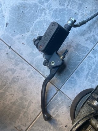 Horquilla derbi vamos 50  con freno