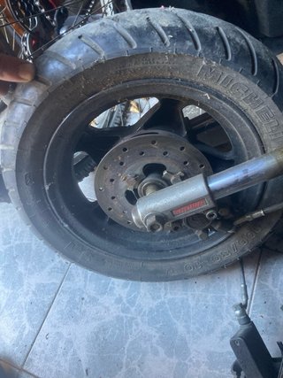 Horquilla derbi vamos 50  con freno