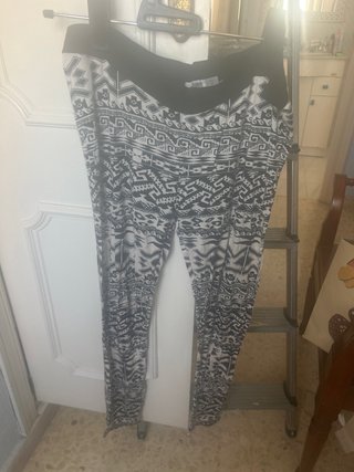 Pantalón de malla estampado