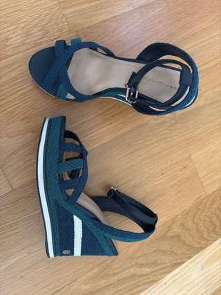 Sandalias cuña Tommy Hilfiger azul y verde