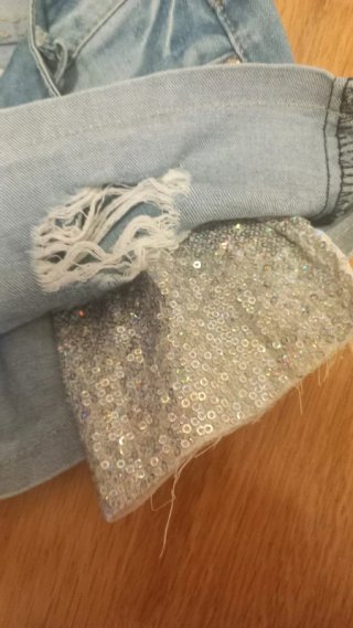 Shorts vaqueros desgastados con lentejuelas