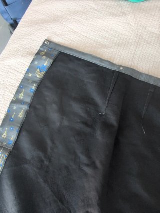 Falda estilo tailandés azul y gris