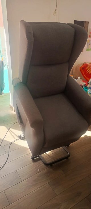 Sillón reclinable eléctrico gris