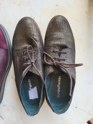 PIEL 2 pares zapatos Sandra Fontán y María León.
