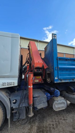 Camion grua Renault 340 Basculante