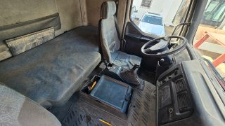 Camion grua Renault 340 Basculante