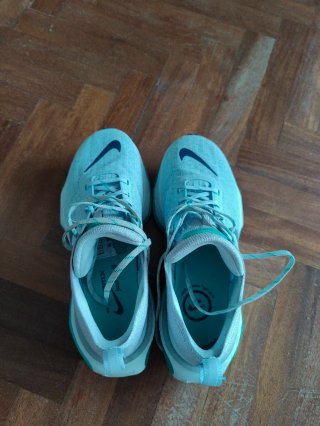 Nike Invincible Run 3 Gris/Turquesa