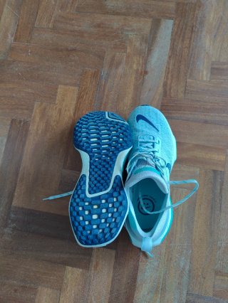 Nike Invincible Run 3 Gris/Turquesa