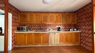 Muebles de cocina de madera y cerámica