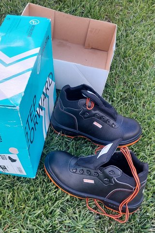 Botas Robusta Talla 41 Negras Naranja