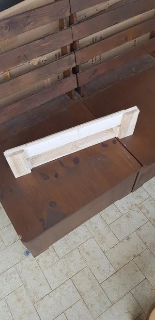 Estantería Rústica de Madera