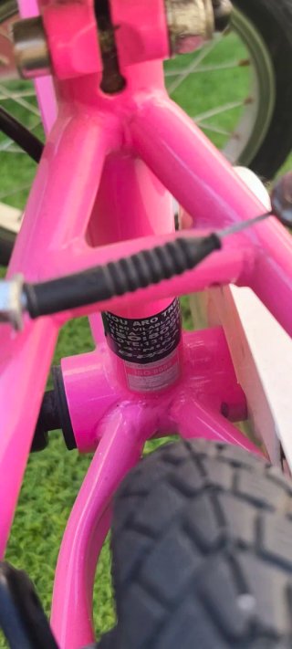 Gratis. Patinete infantil rosa Bici talla 14.