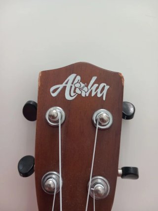 Ukulele marrone marca Aloha