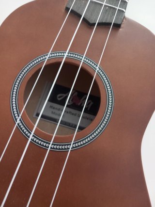 Ukulele marrone marca Aloha