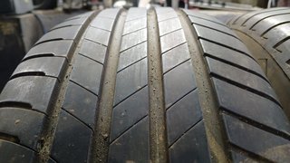 NEUMATICO 215/60R17