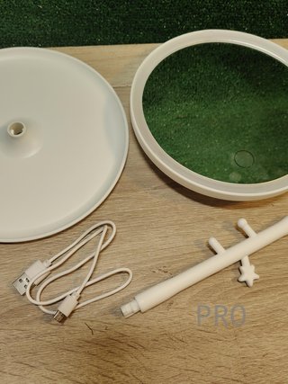 Specchio da trucco ricaricabile con luce