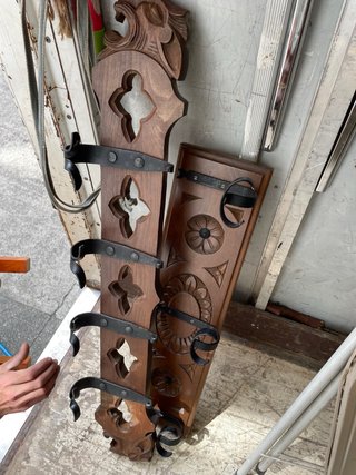 Colgadores madera y hierro forjado