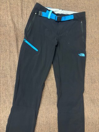Pantaloni The North Face neri con cintura blu