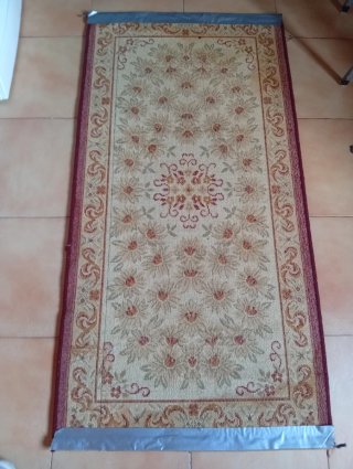 Alfombra vintage beige y roja