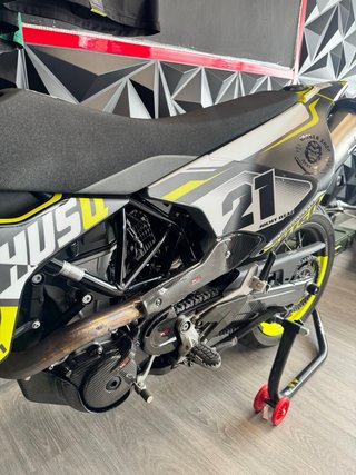 Husqvarna 701 Supermotard 2024