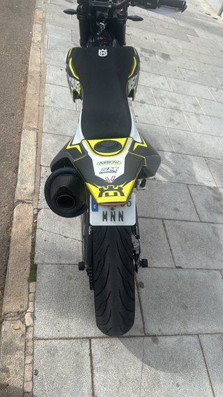 Husqvarna 701 Supermotard 2024
