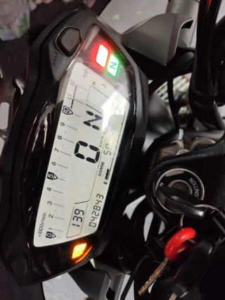 Suzuki SV 650 Negra