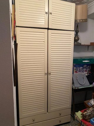 Armario beige
