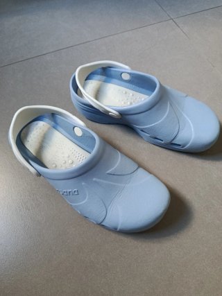 Zuecos sanitarios Asana azul Talla 38