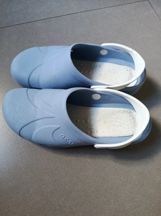 Zuecos sanitarios Asana azul Talla 38