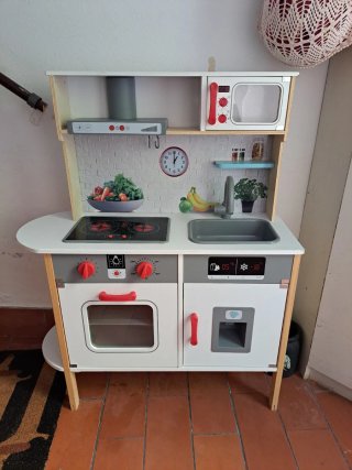 Cocinita de madera infantil
