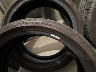 2 Ruedas Pirelli 205/40R18
