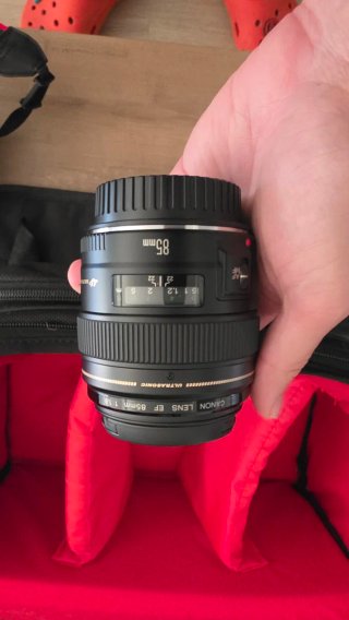 Canon 90D + bolsa + Lentes (85mm + 50mm + 18-55mm)