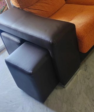 Conjunto de Sofás 3+2 plazas y 4 taburetes